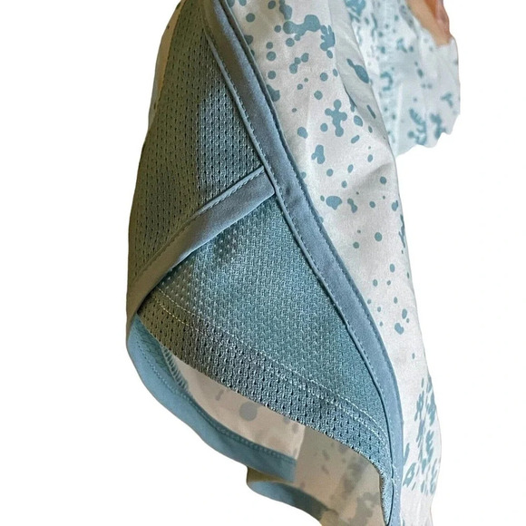 Women's Under Armour Blue on Blue Splatter Athletic Shorts New With Tags Lined - Picture 4 of 10